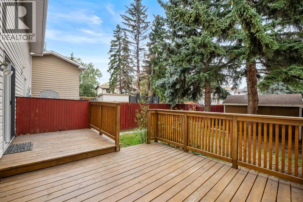 Single Family House for Sale in  Rundlehorn Drive NE Pineridge Calgary 