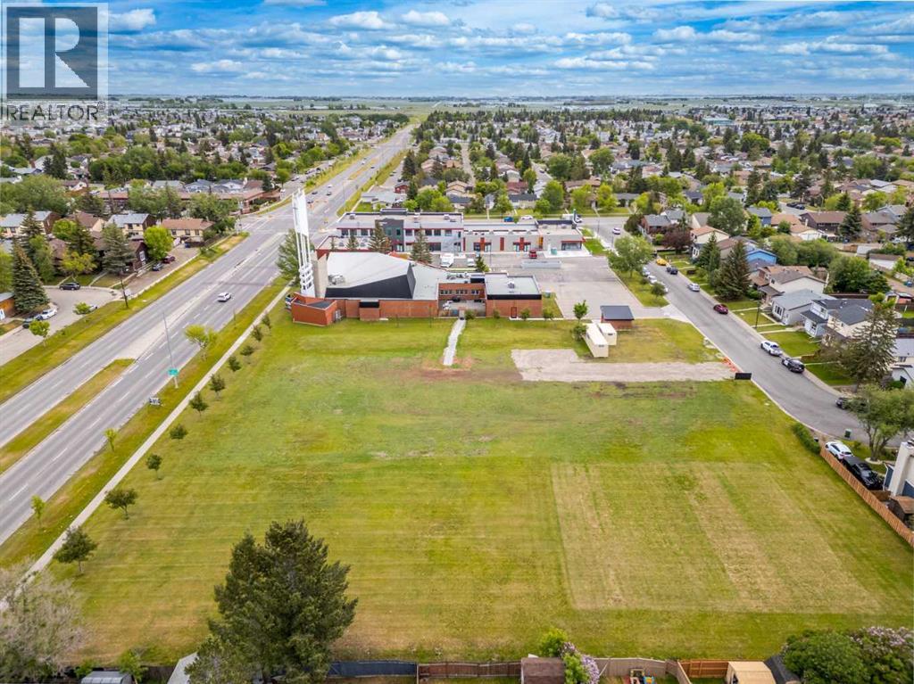 Single Family House for Sale in  Rundlehorn Drive NE Pineridge Calgary 