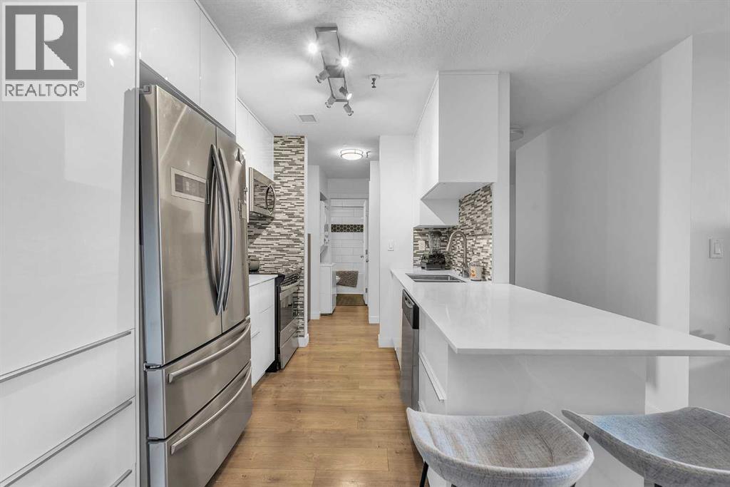 Single Family House for Sale in    Avenue SW Cliff Bungalow Calgary 