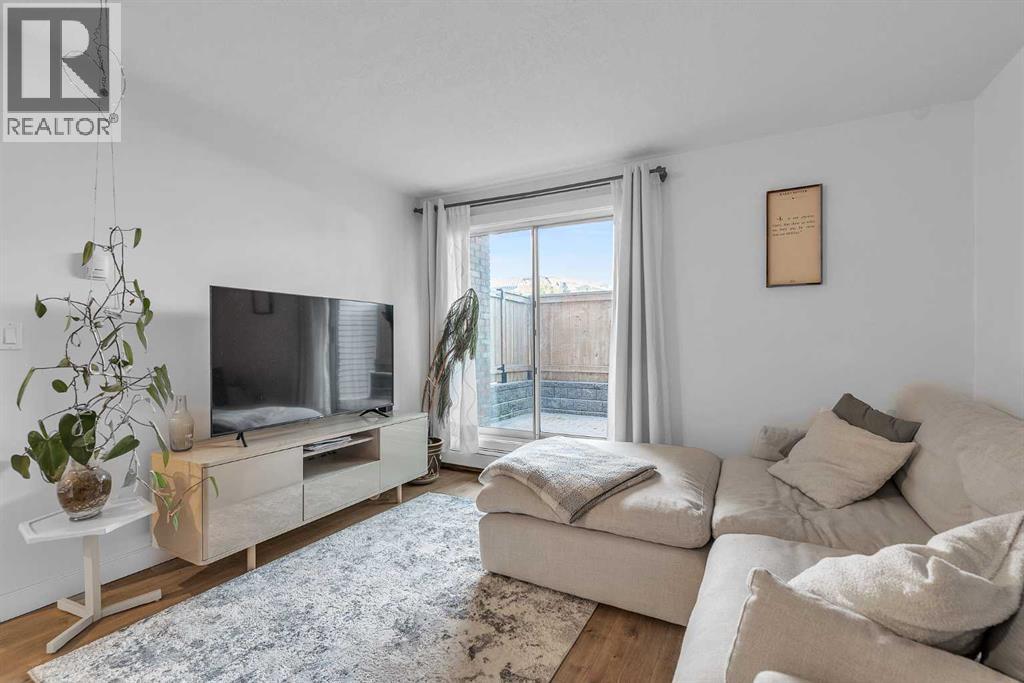 Single Family House for Sale in    Avenue SW Cliff Bungalow Calgary 