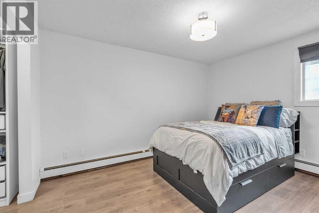 Single Family House for Sale in    Avenue SW Cliff Bungalow Calgary 