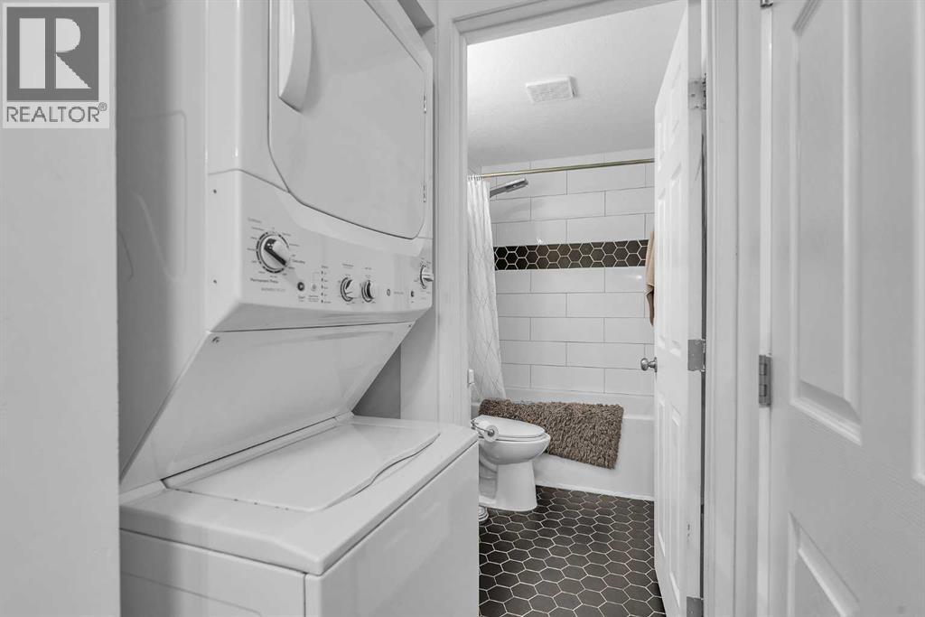 Single Family House for Sale in    Avenue SW Cliff Bungalow Calgary 