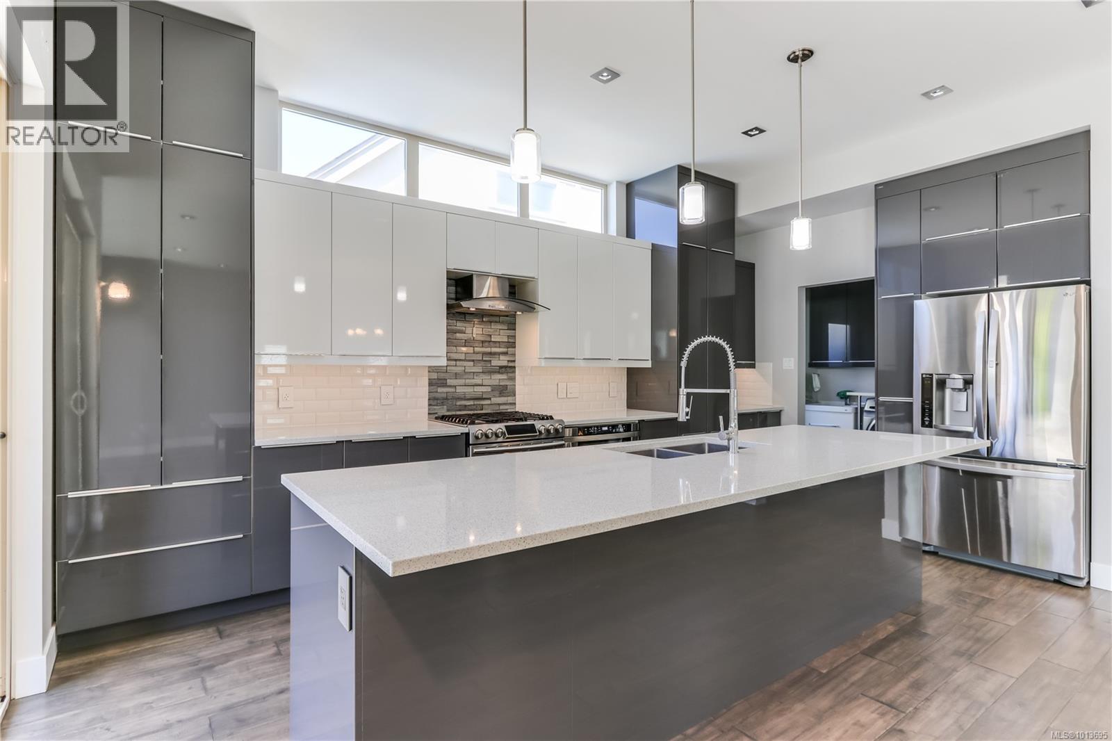 738 West Ridge Way, Qualicum Beach