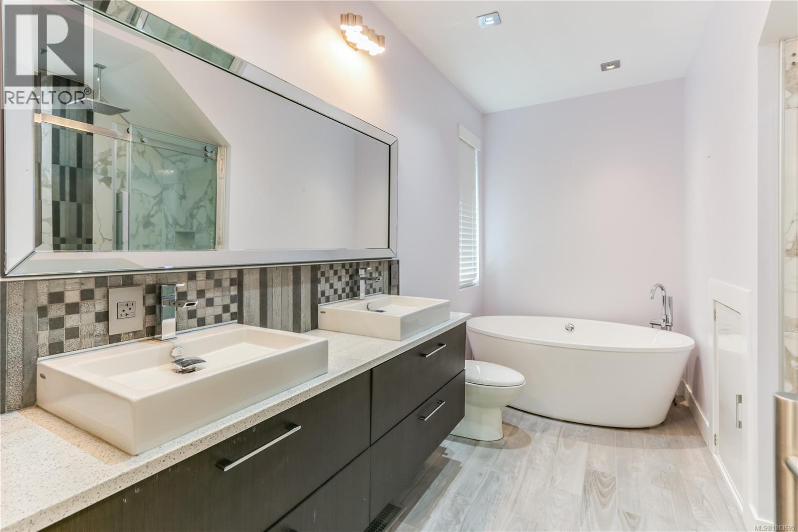 738 West Ridge Way, Qualicum Beach