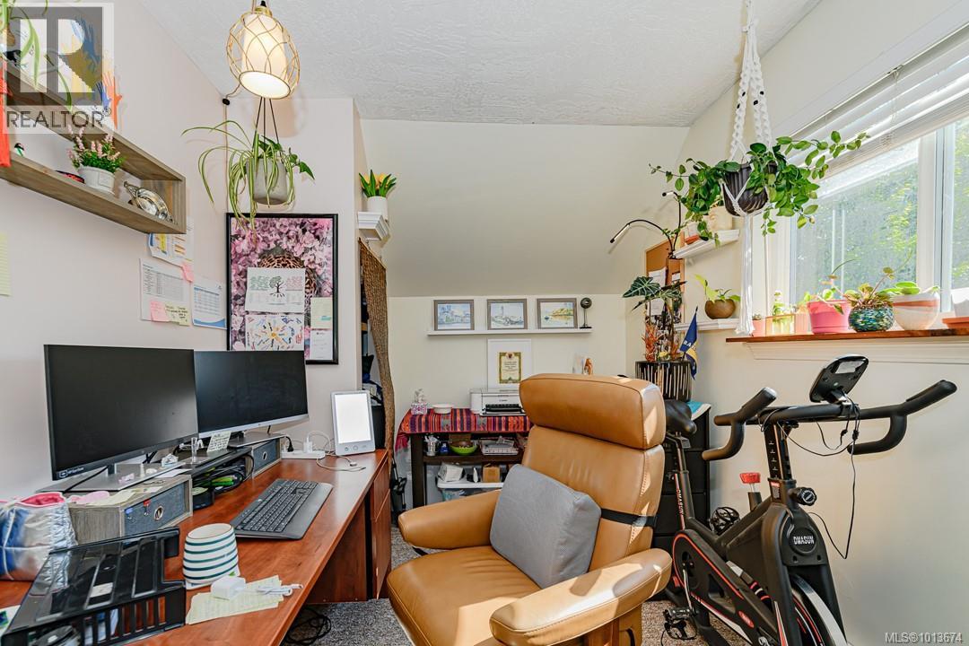 637 Pine St, Victoria