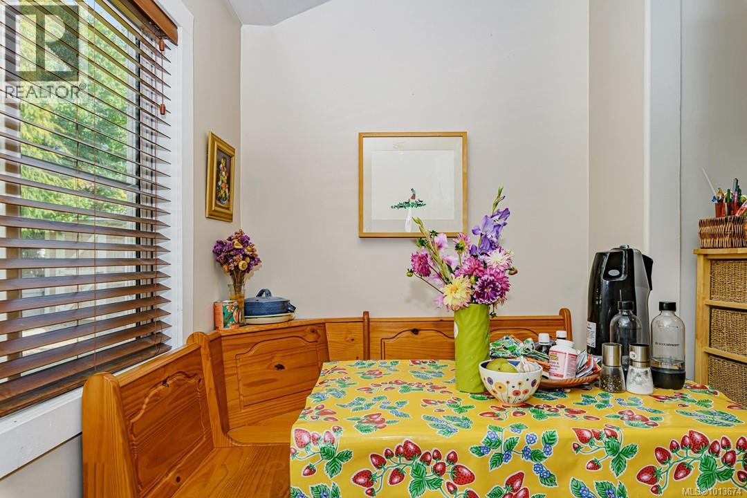 637 Pine St, Victoria