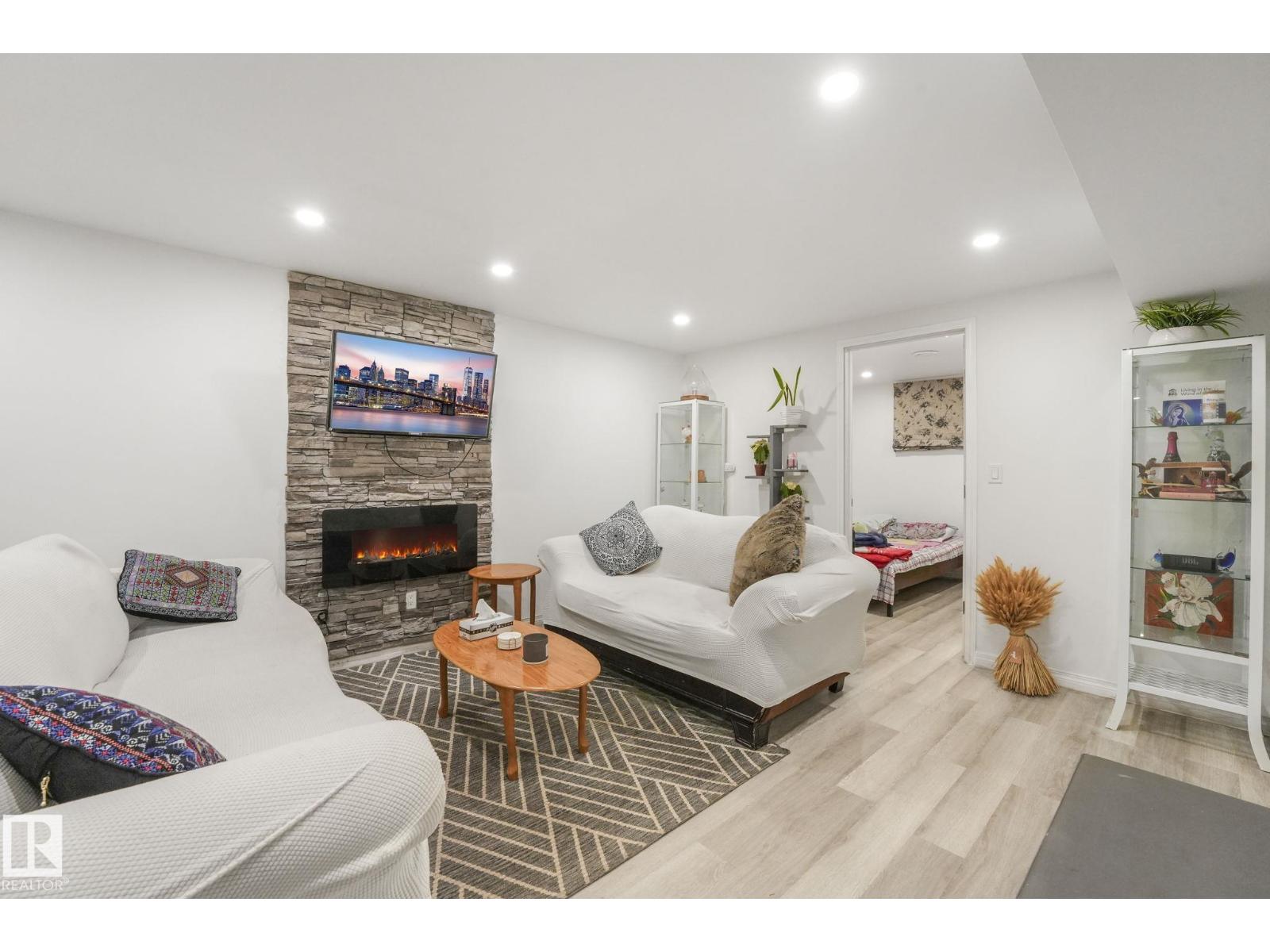 Single Family House Bungalow for Sale in   AV NW Edmonton 