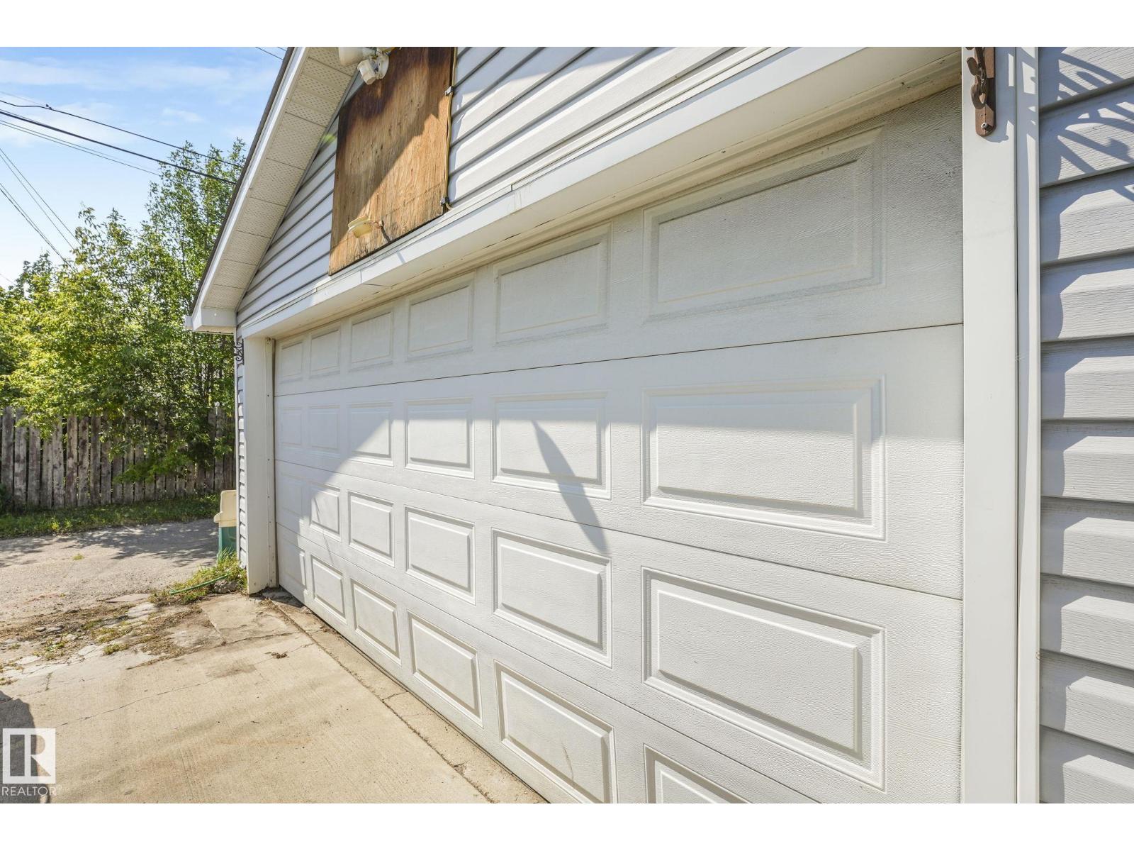 Single Family House Bungalow for Sale in   AV NW Edmonton 