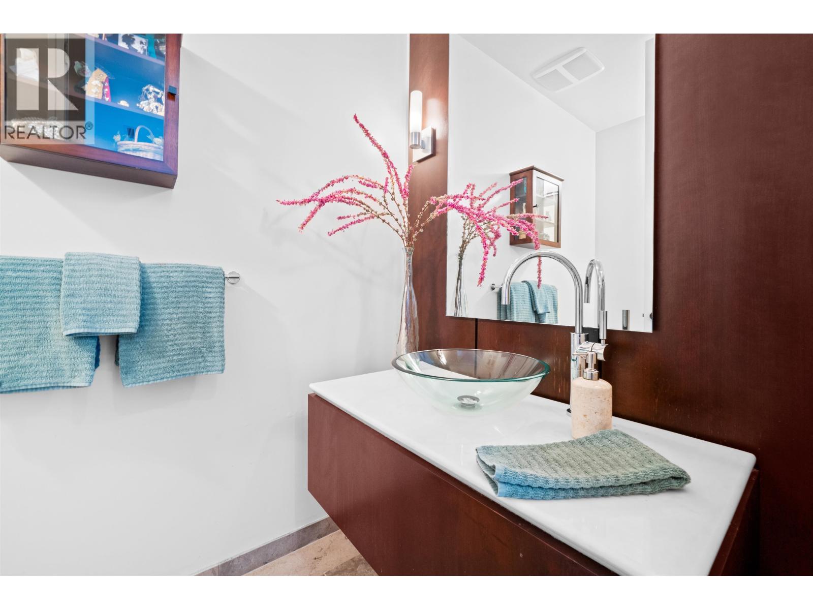 102 2285 TWIN CREEK PLACE, West Vancouver
