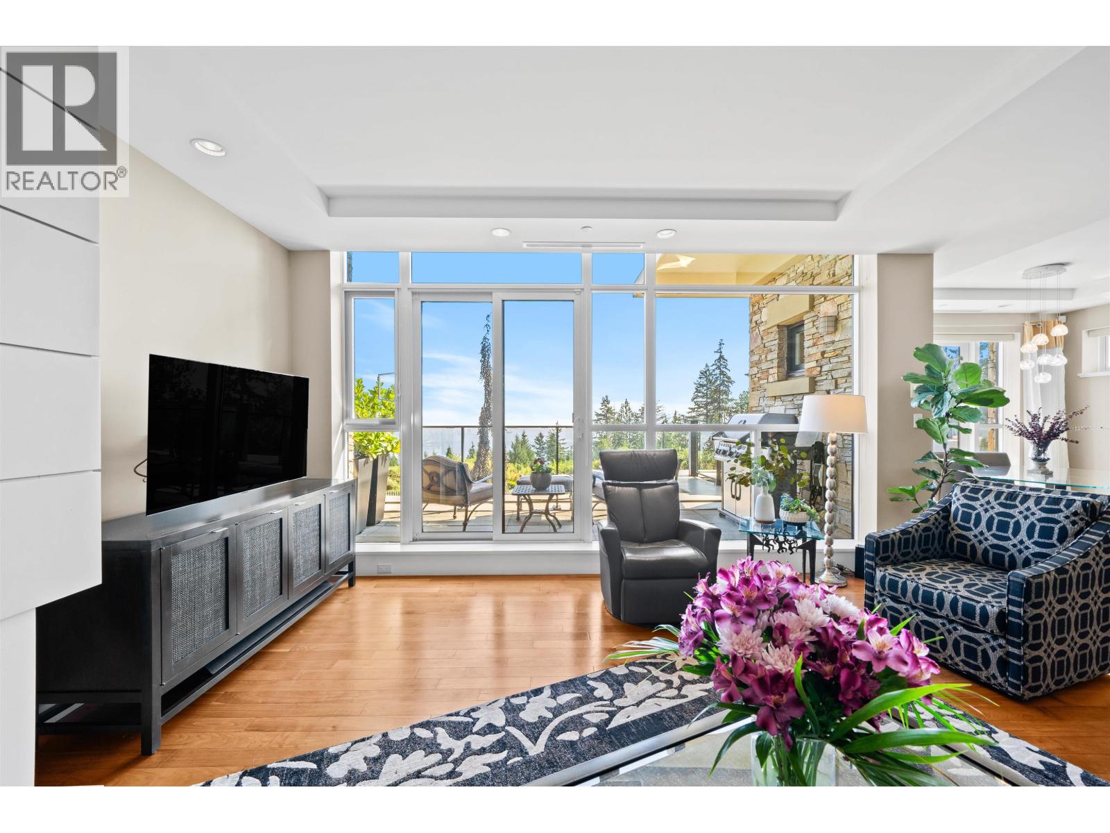 102 2285 TWIN CREEK PLACE, West Vancouver