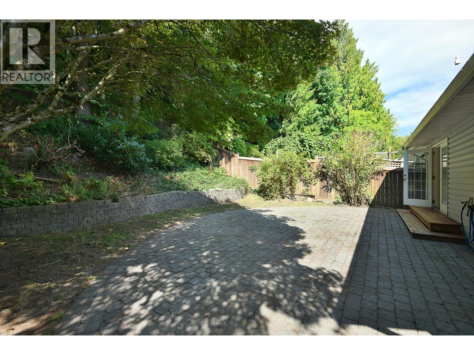 808 BAYVIEW HEIGHTS ROAD, Gibsons