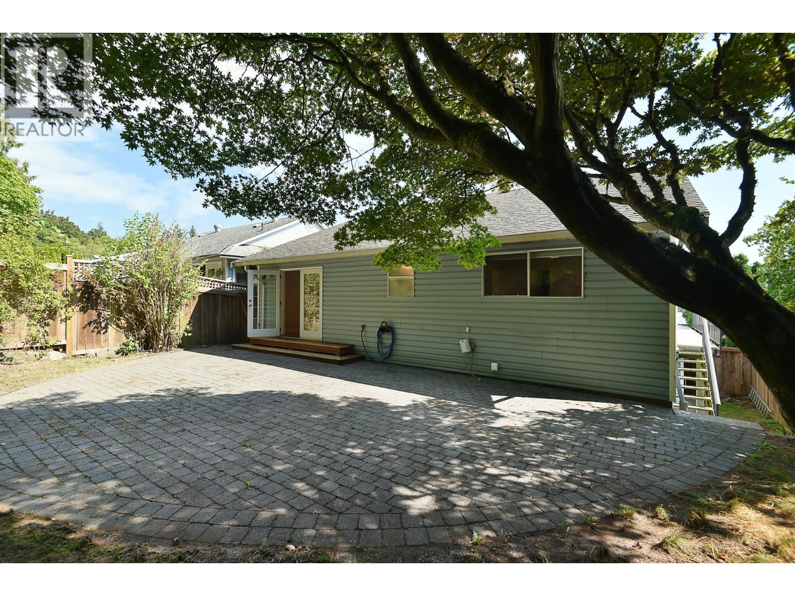 808 BAYVIEW HEIGHTS ROAD, Gibsons