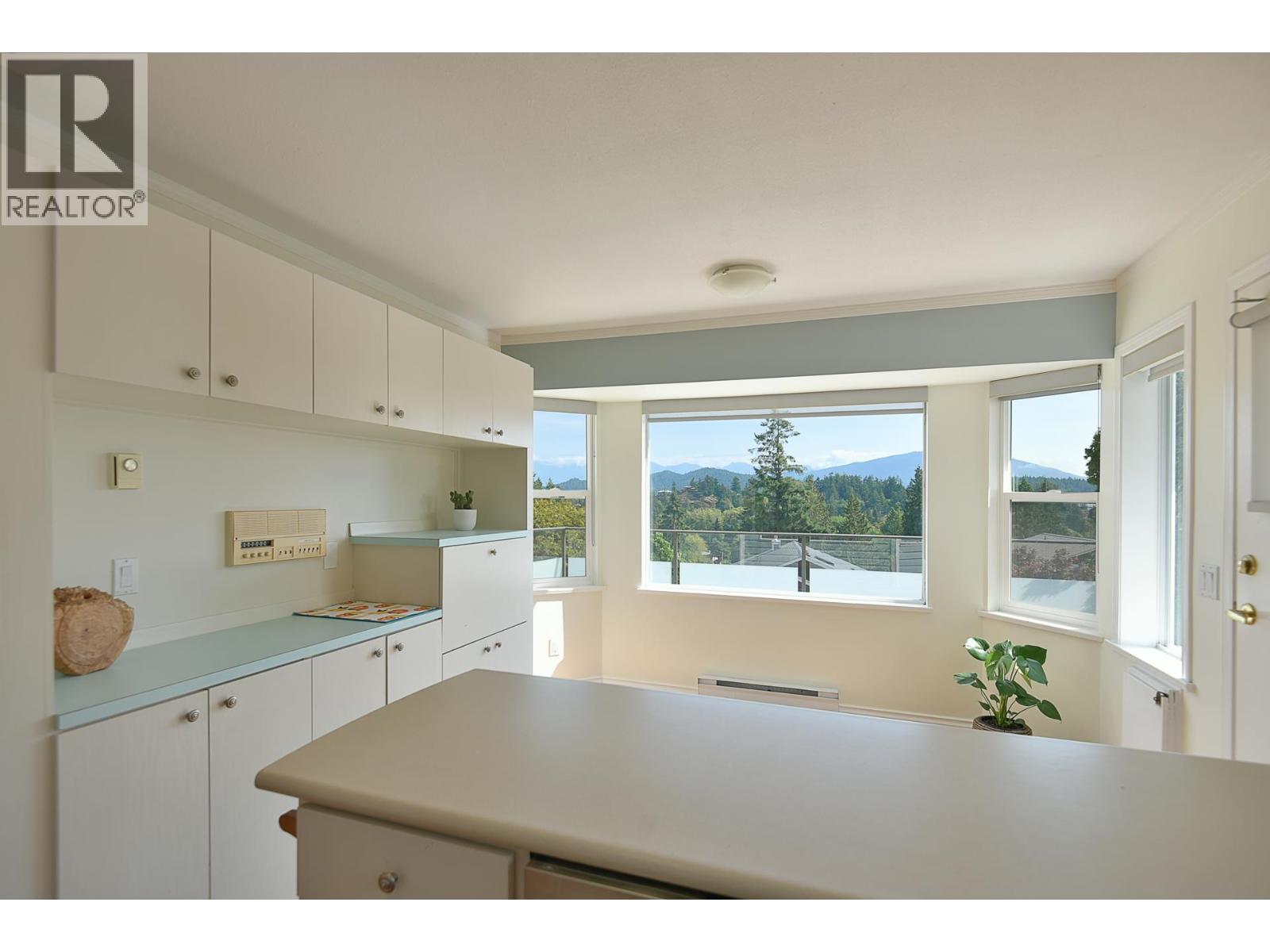 808 BAYVIEW HEIGHTS ROAD, Gibsons