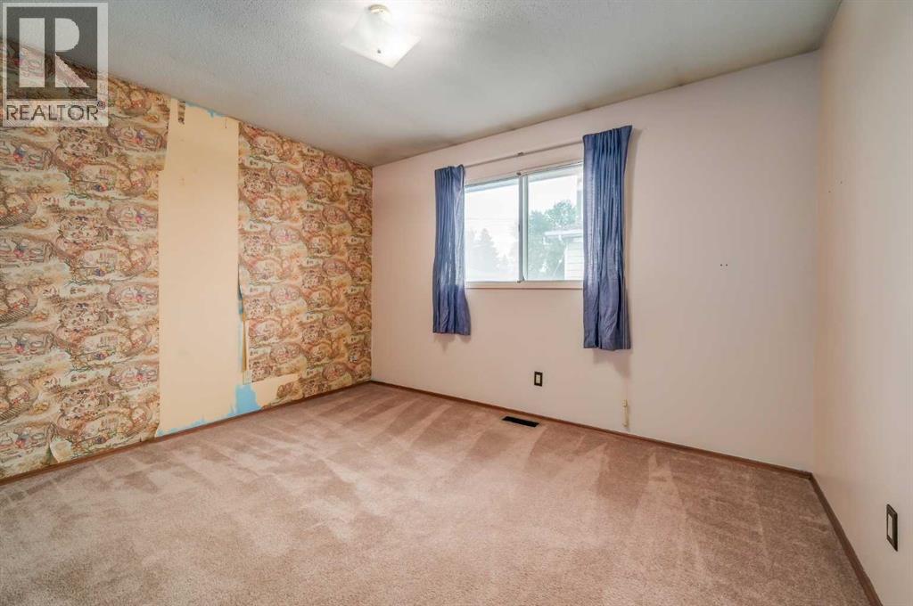 Single Family House Bi-level for Sale in   Street SE Dover Calgary 