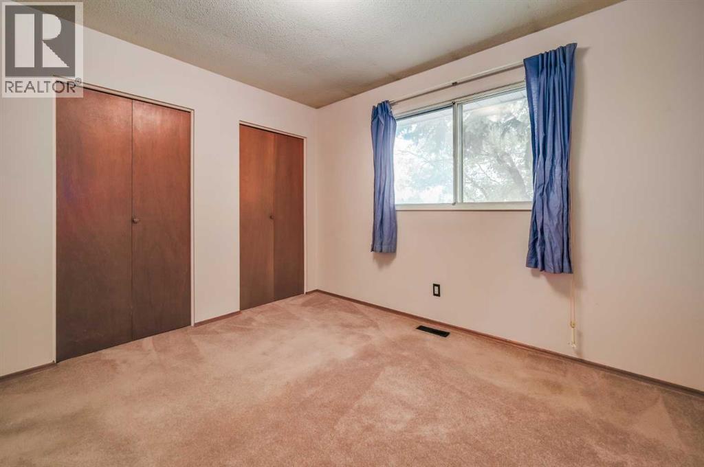 Single Family House Bi-level for Sale in   Street SE Dover Calgary 