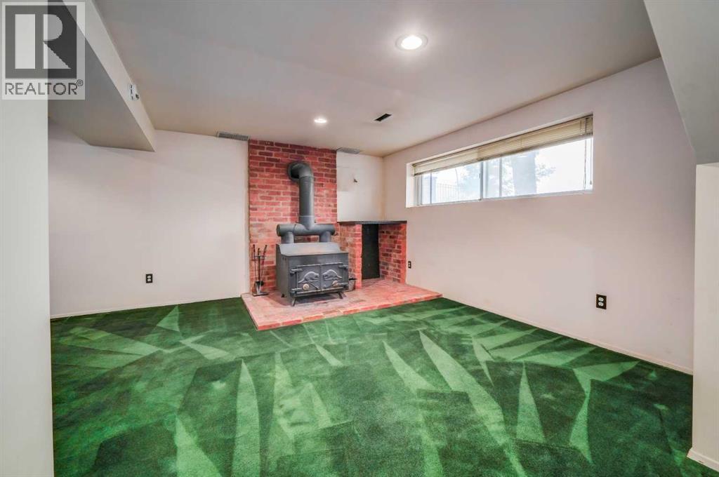 Single Family House Bi-level for Sale in   Street SE Dover Calgary 