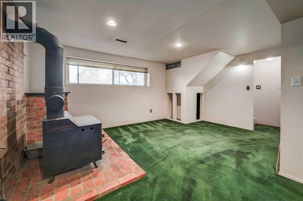 Single Family House Bi-level for Sale in   Street SE Dover Calgary 