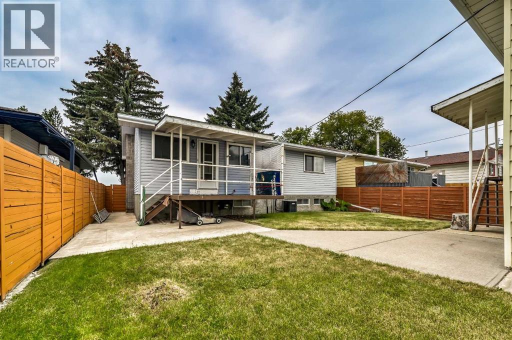 Single Family House Bi-level for Sale in   Street SE Dover Calgary 
