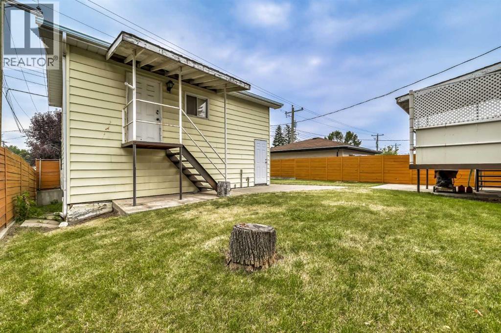 Single Family House Bi-level for Sale in   Street SE Dover Calgary 