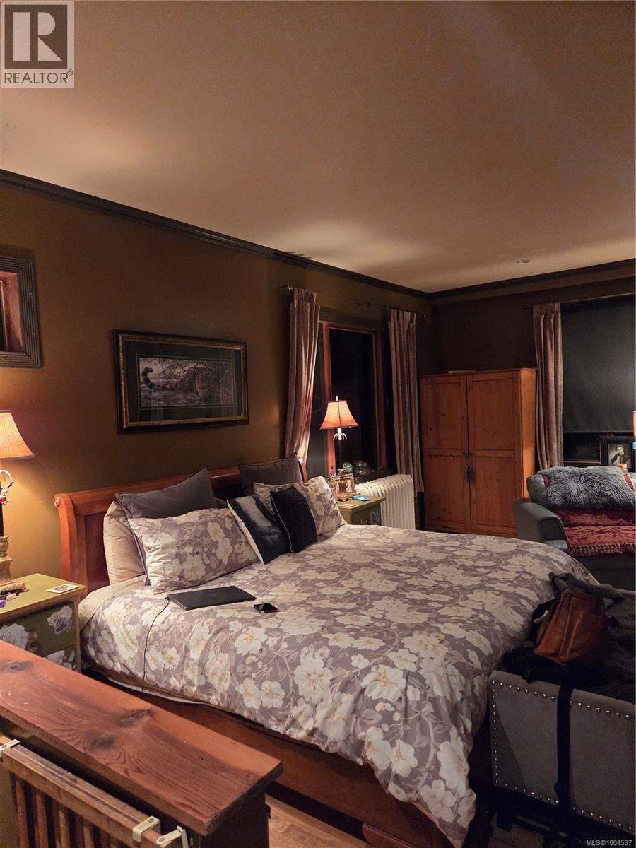 3744 GIBBINS RD - 32