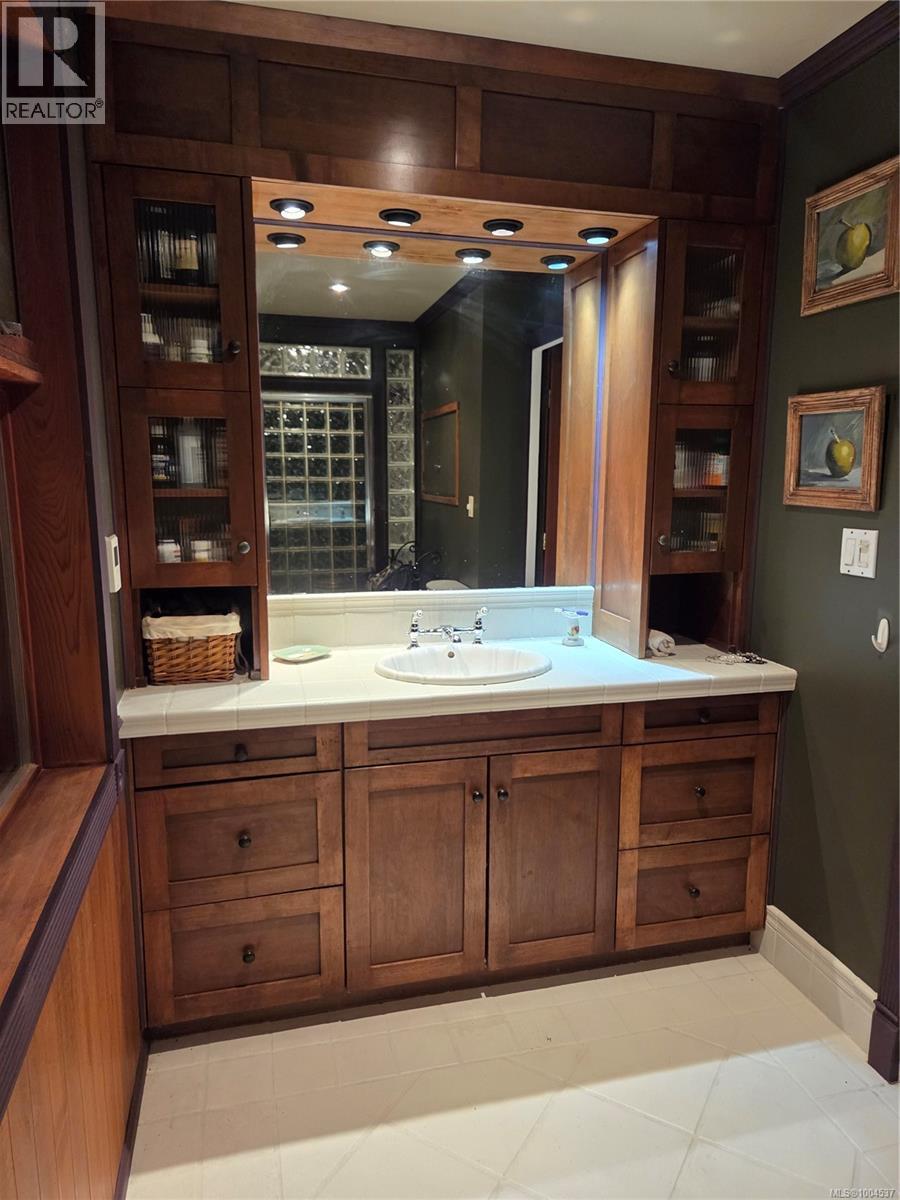 3744 GIBBINS RD - 33