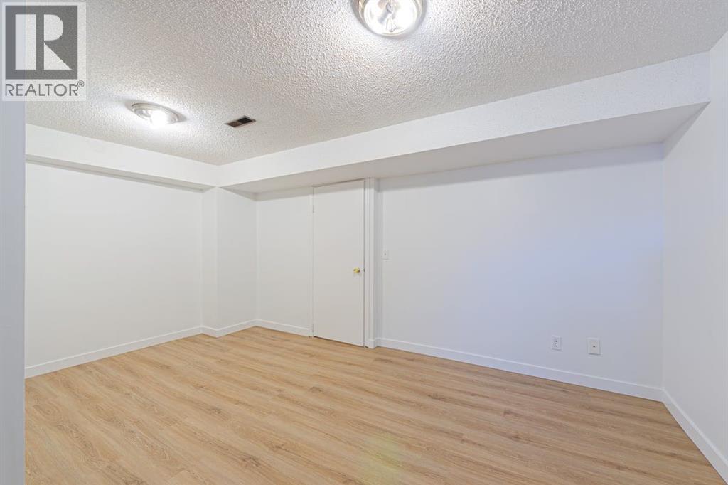 Single Family House for Sale in  Penworth Close SE Penbrooke Meadows Calgary 
