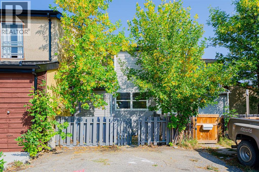 Single Family House for Sale in  Penworth Close SE Penbrooke Meadows Calgary 