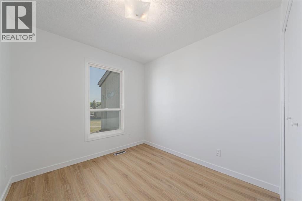 Single Family House for Sale in  Penworth Close SE Penbrooke Meadows Calgary 