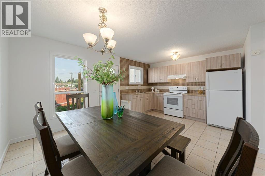 Single Family House for Sale in  Penworth Close SE Penbrooke Meadows Calgary 