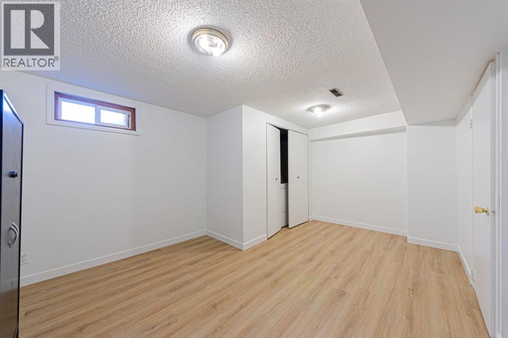 Single Family House for Sale in  Penworth Close SE Penbrooke Meadows Calgary 