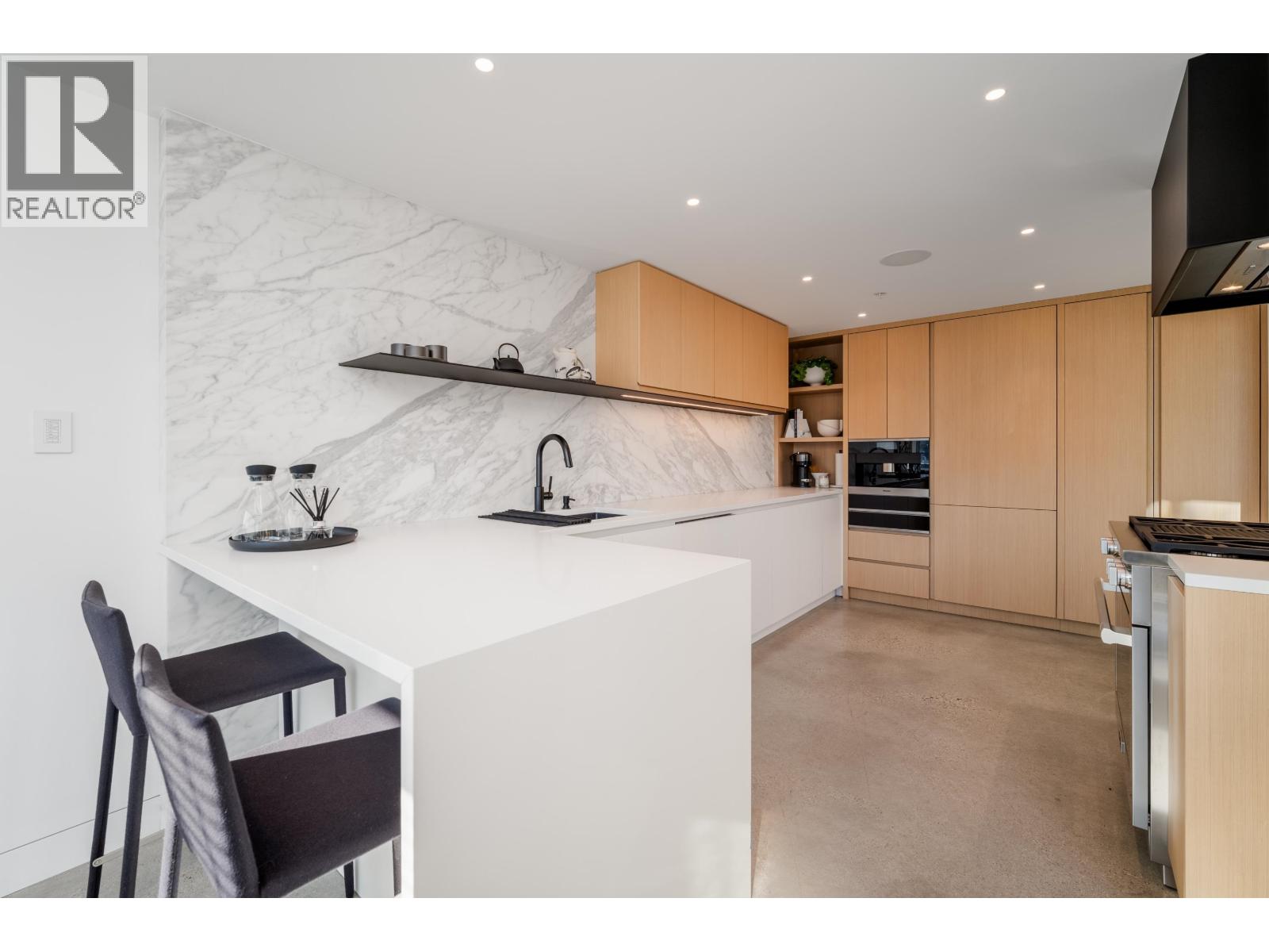 401 4387 W 10TH AVENUE, Vancouver