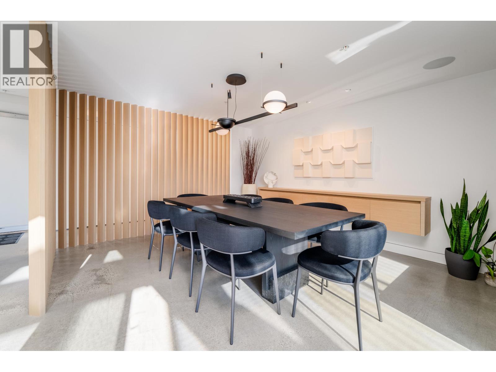 401 4387 W 10TH AVENUE, Vancouver