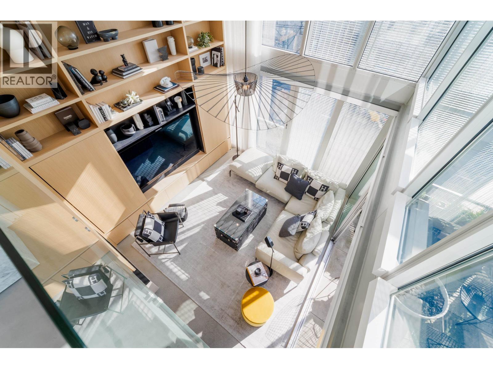 401 4387 W 10TH AVENUE, Vancouver