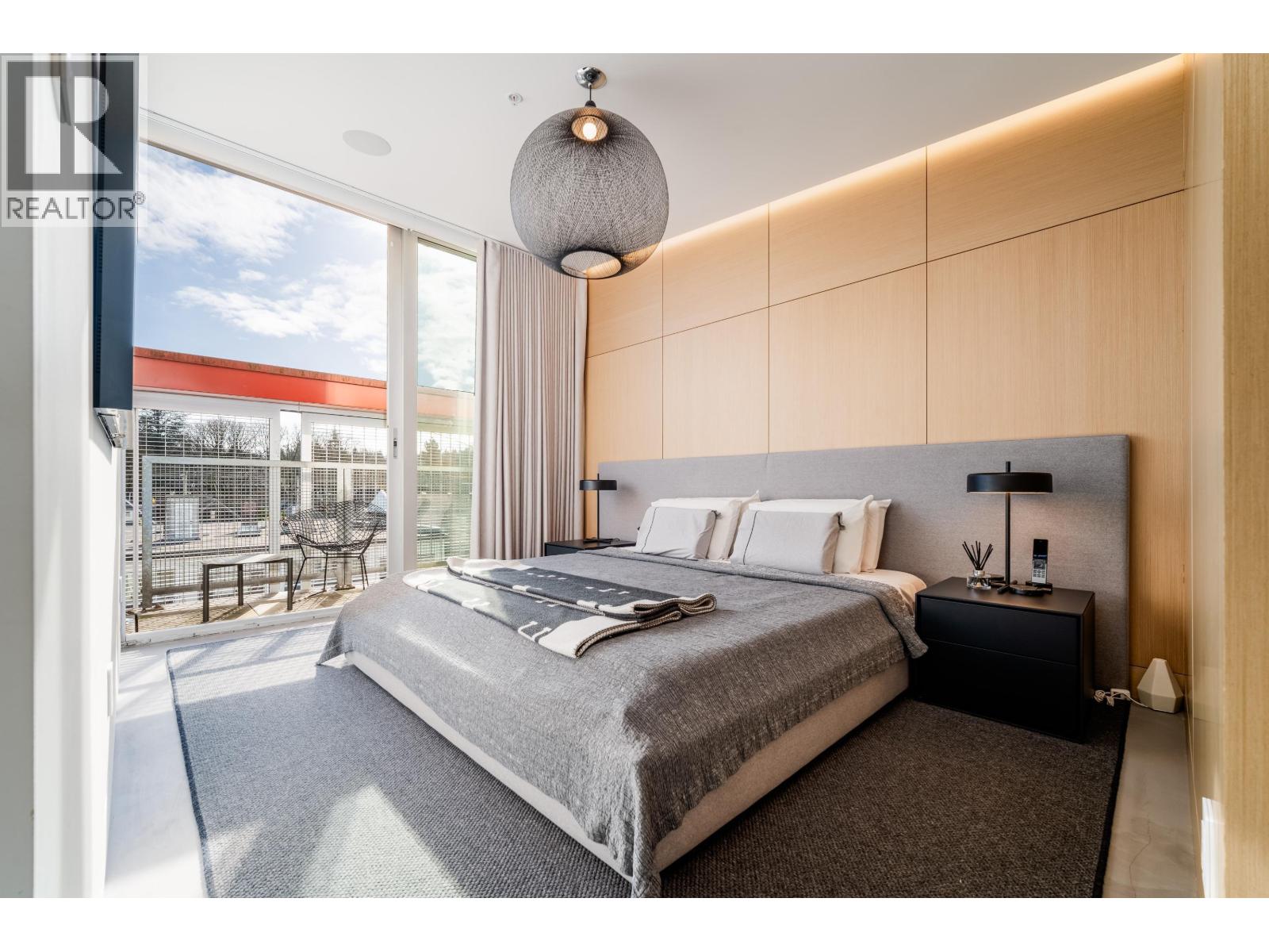 401 4387 W 10TH AVENUE, Vancouver