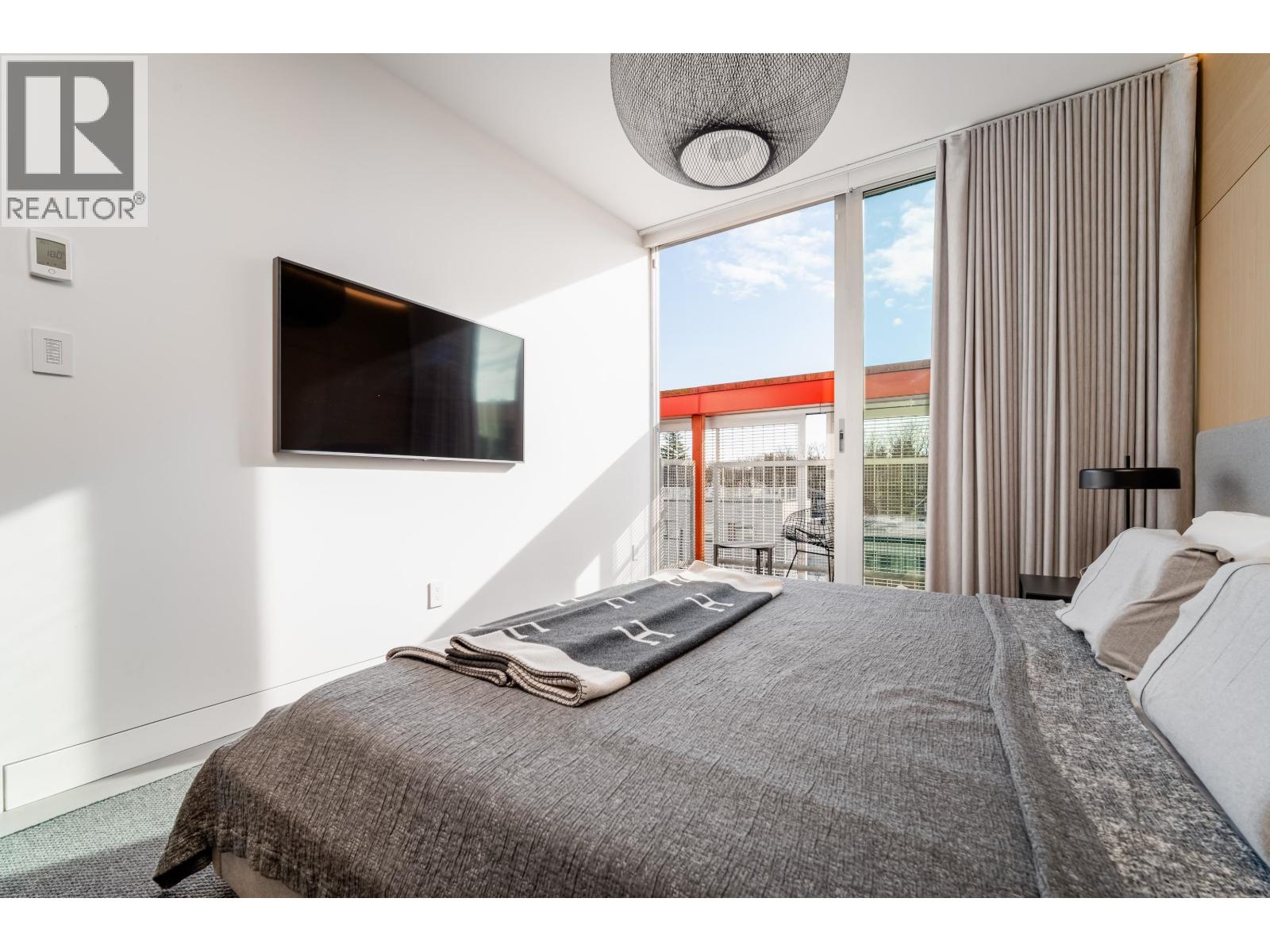 401 4387 W 10TH AVENUE, Vancouver