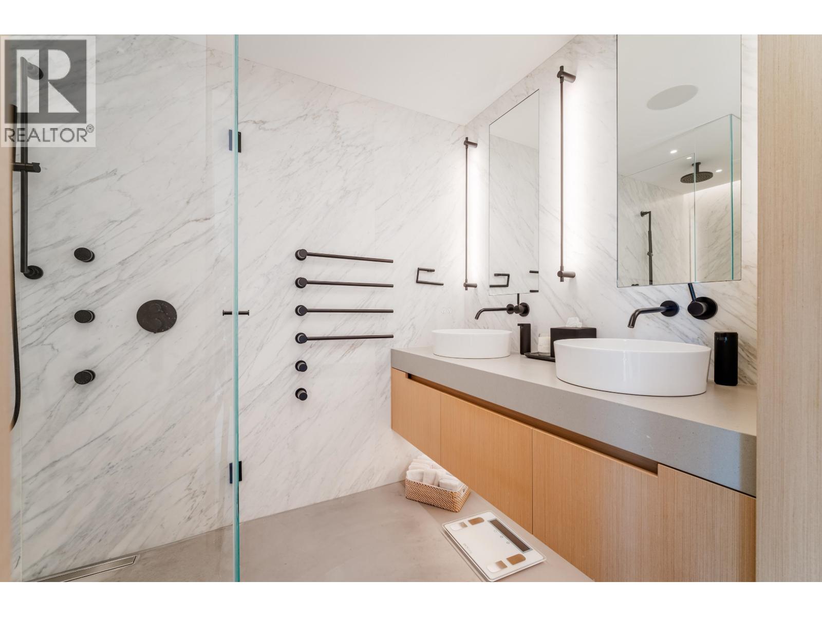 401 4387 W 10TH AVENUE, Vancouver