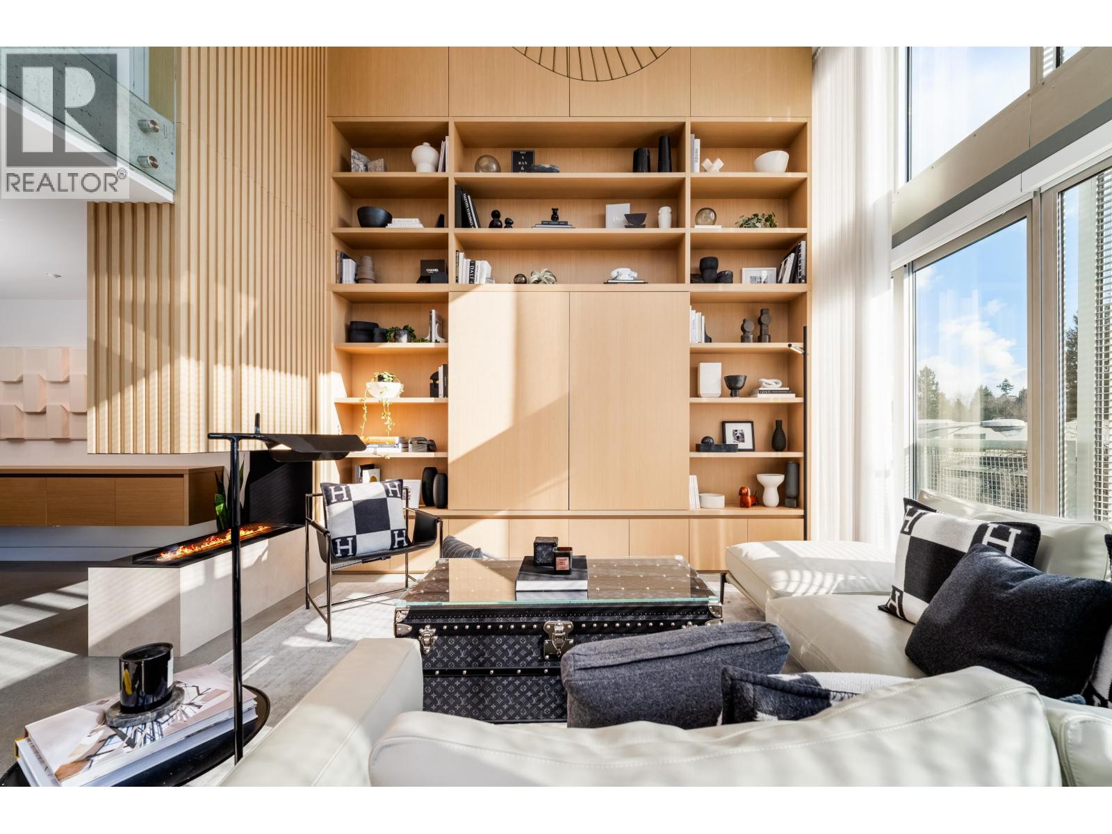 401 4387 W 10TH AVENUE, Vancouver