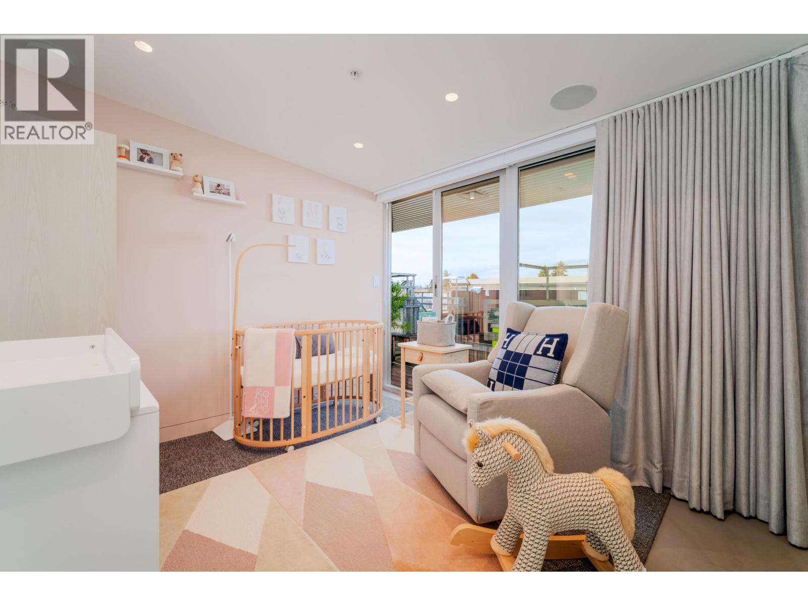 401 4387 W 10TH AVENUE, Vancouver