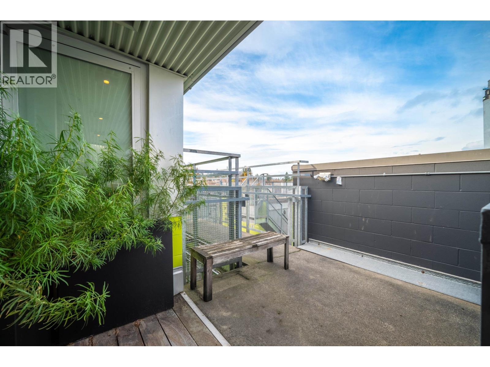 401 4387 W 10TH AVENUE, Vancouver