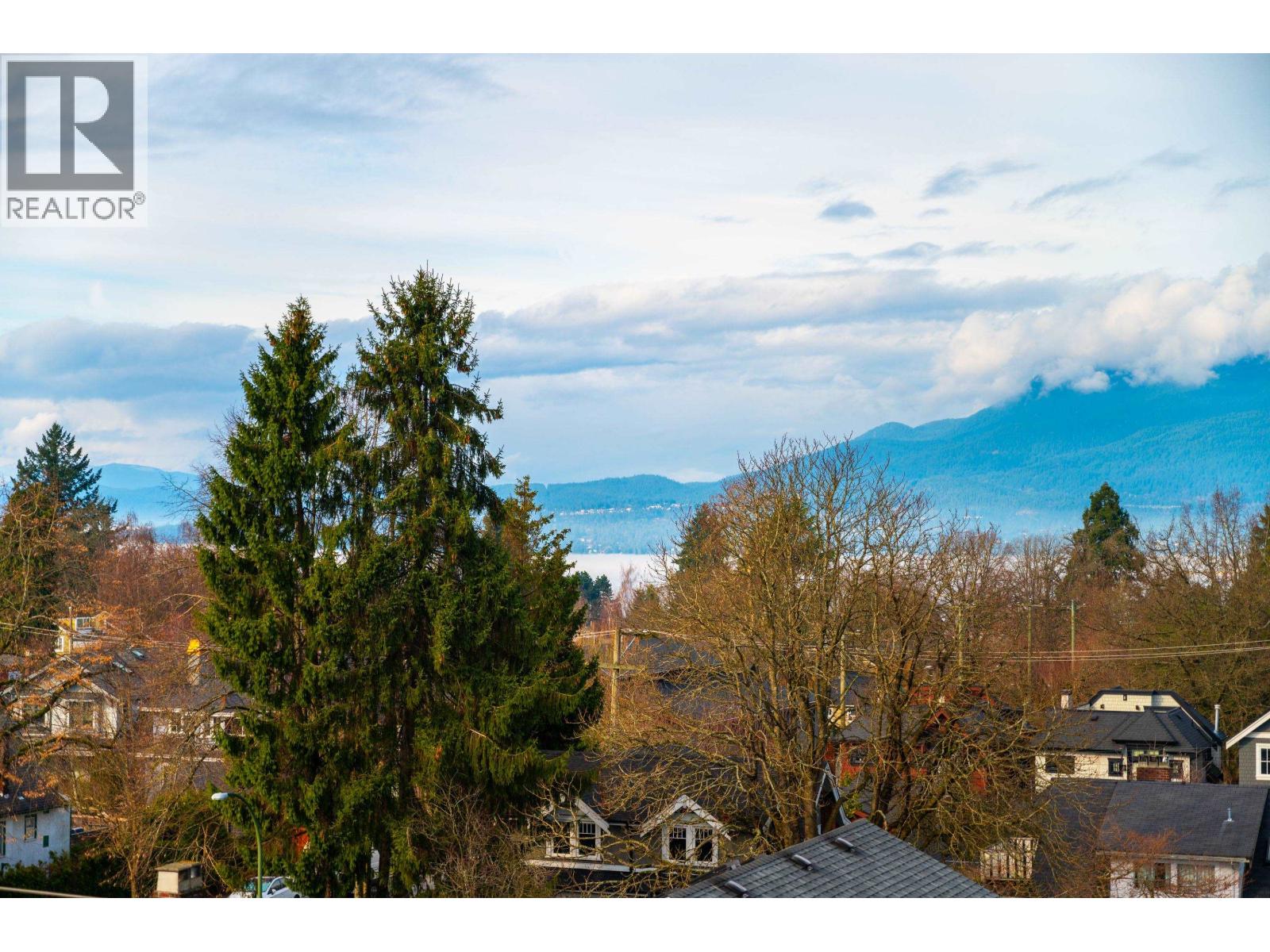 401 4387 W 10TH AVENUE, Vancouver