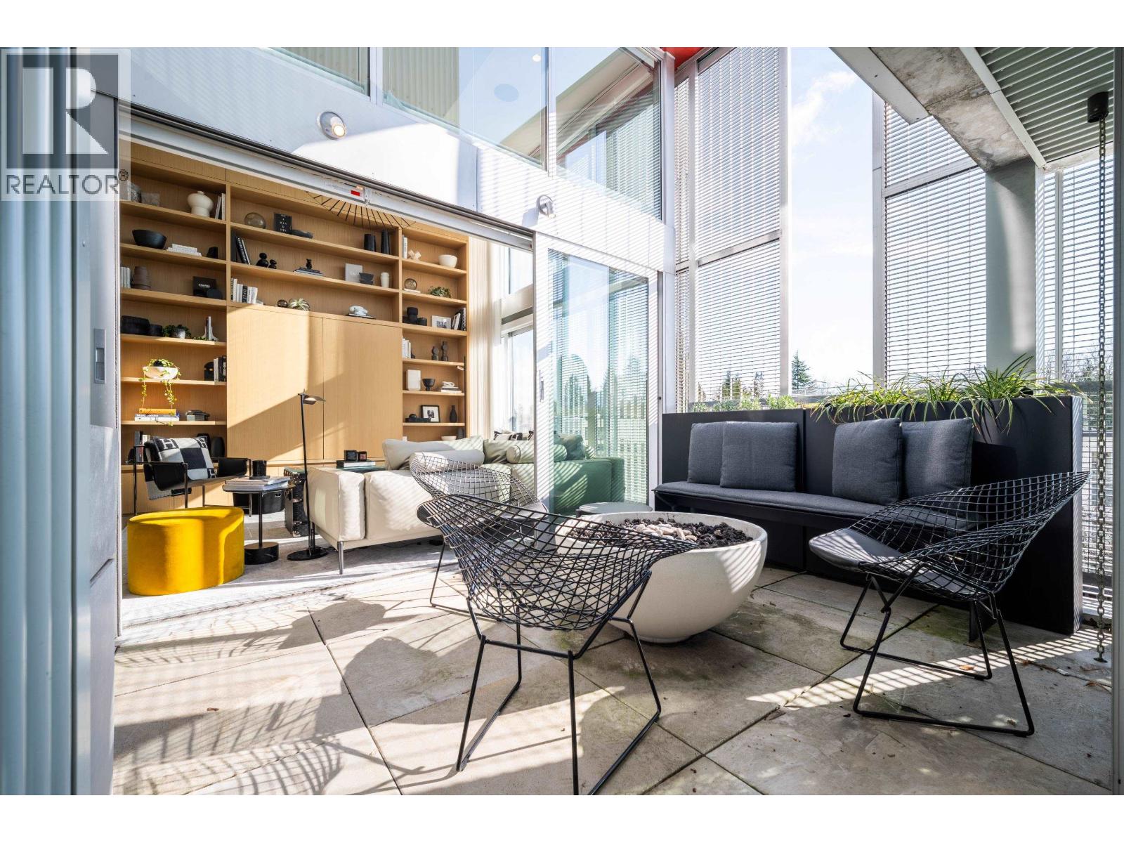 401 4387 W 10TH AVENUE, Vancouver