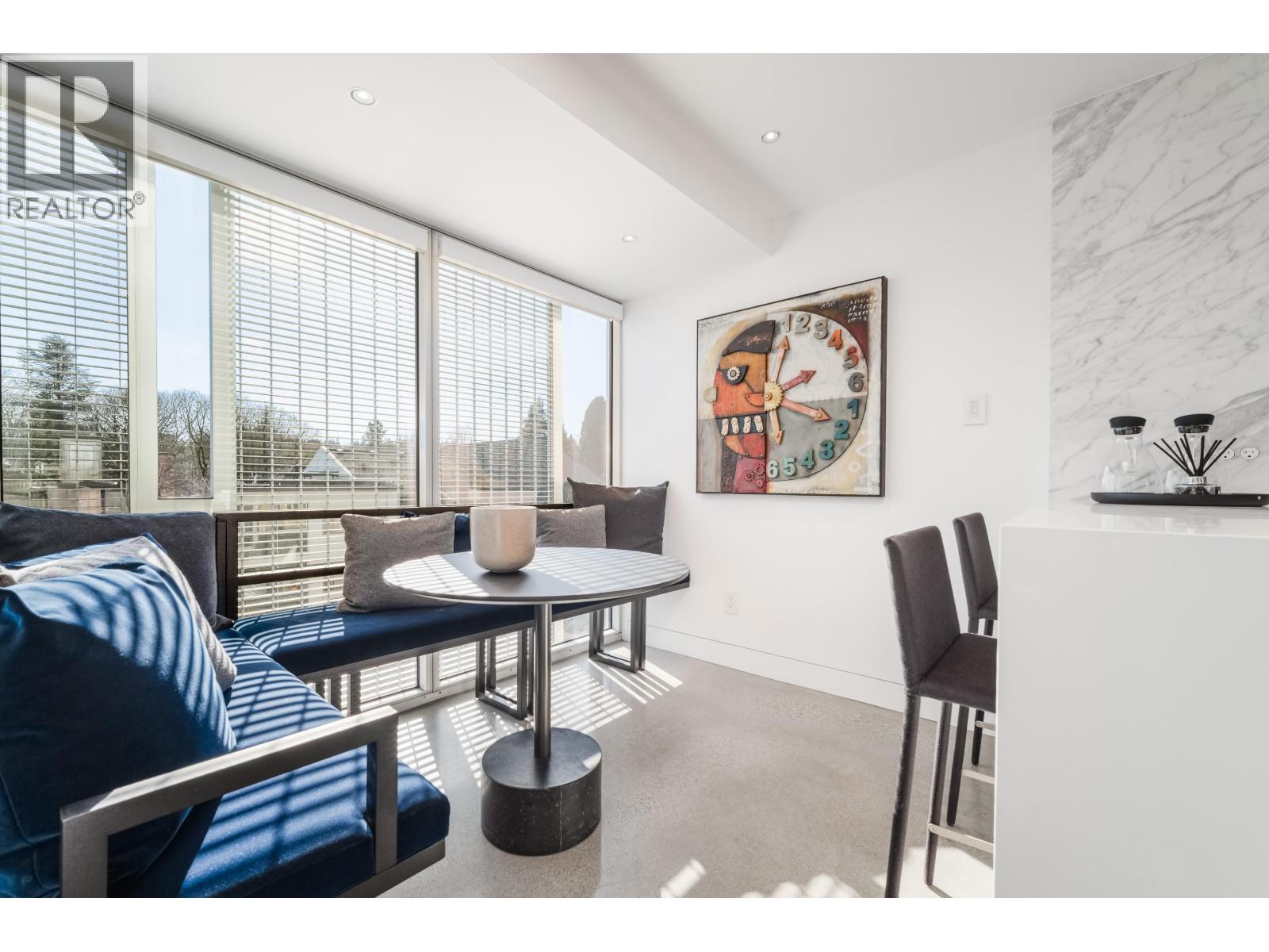 401 4387 W 10TH AVENUE, Vancouver