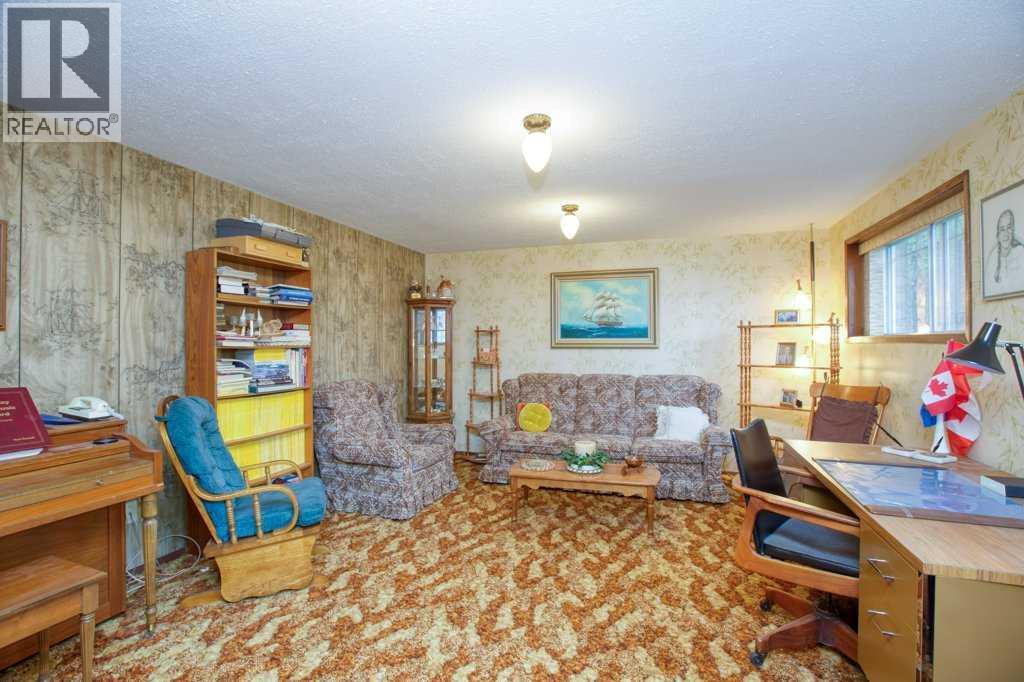 Single Family House Bi-level for Sale in  Silverthorn Way NW Silver Springs Calgary 