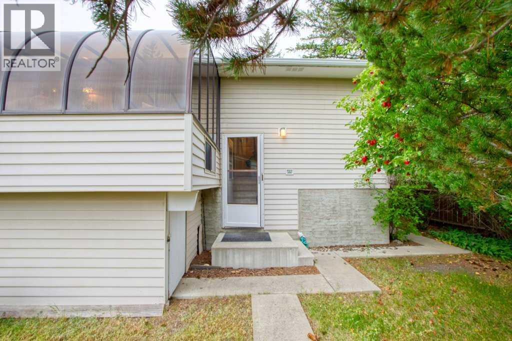 Single Family House Bi-level for Sale in  Silverthorn Way NW Silver Springs Calgary 