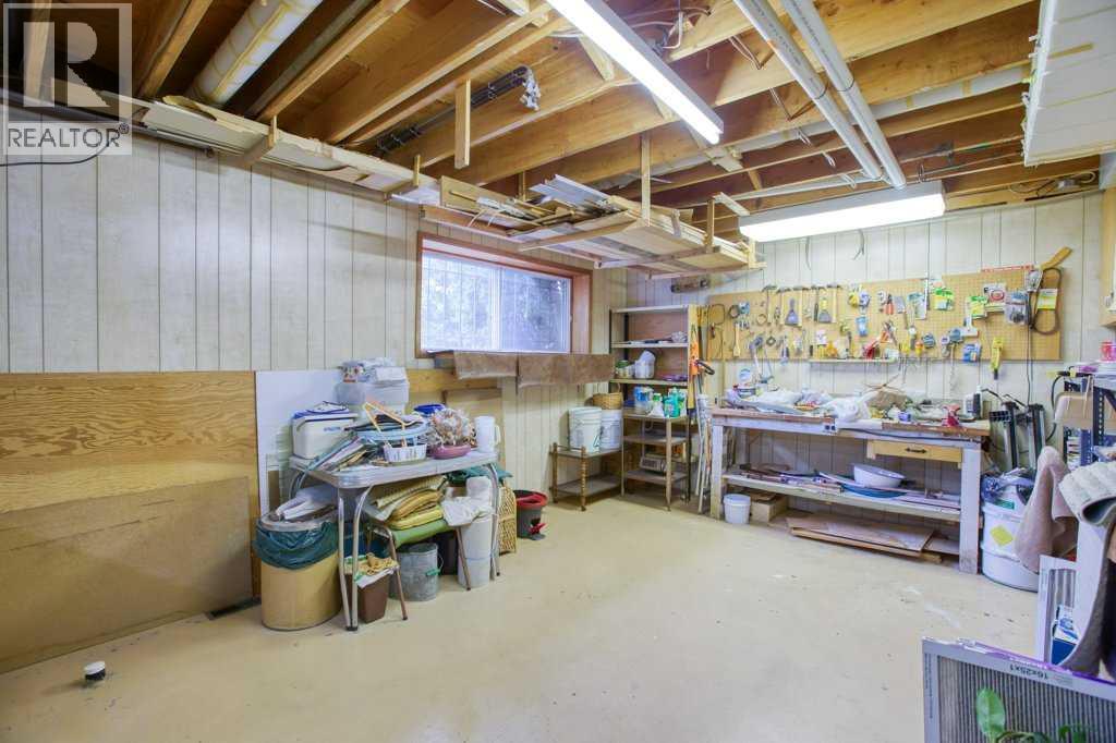 Single Family House Bi-level for Sale in  Silverthorn Way NW Silver Springs Calgary 