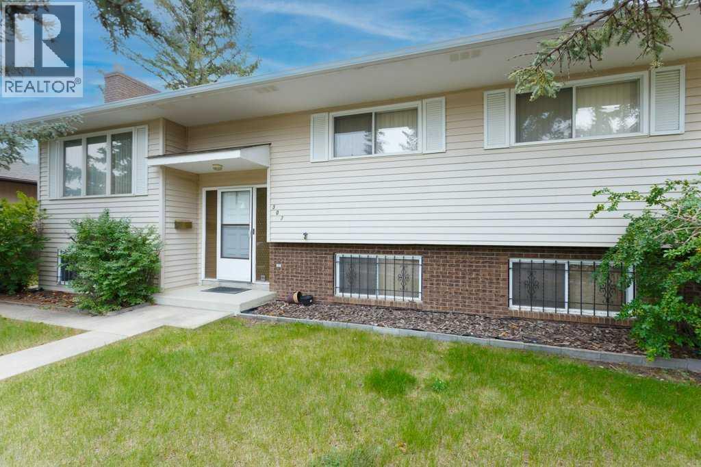 307 Silverthorn Way NW, Calgary, Alberta