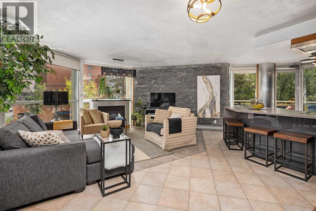 Single Family House for Sale in    Avenue SW Eau Claire Calgary 