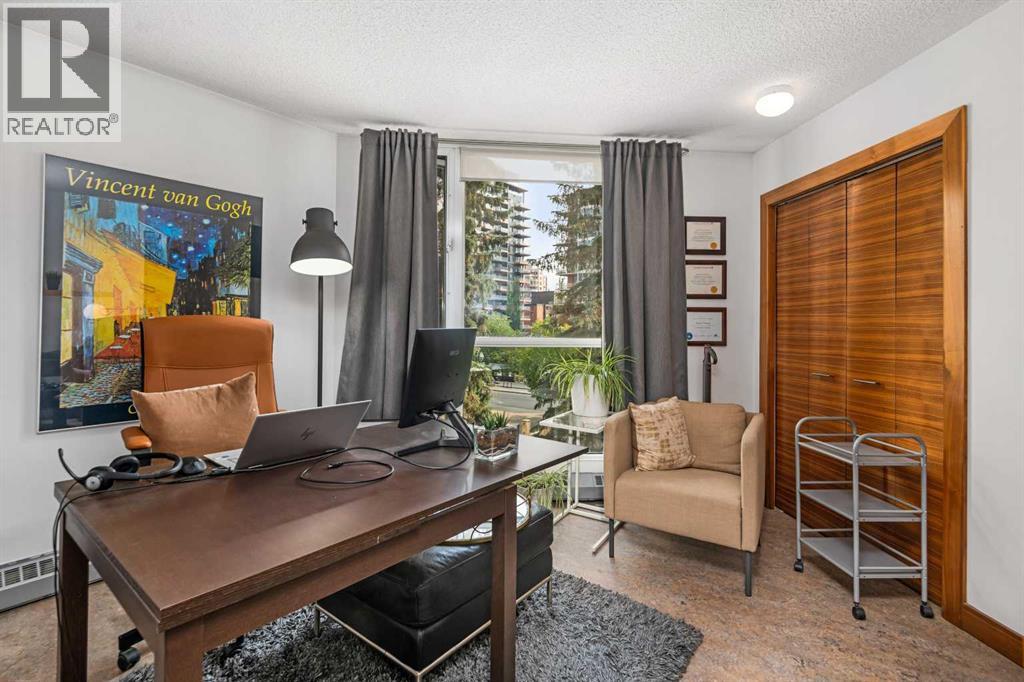 Single Family House for Sale in    Avenue SW Eau Claire Calgary 
