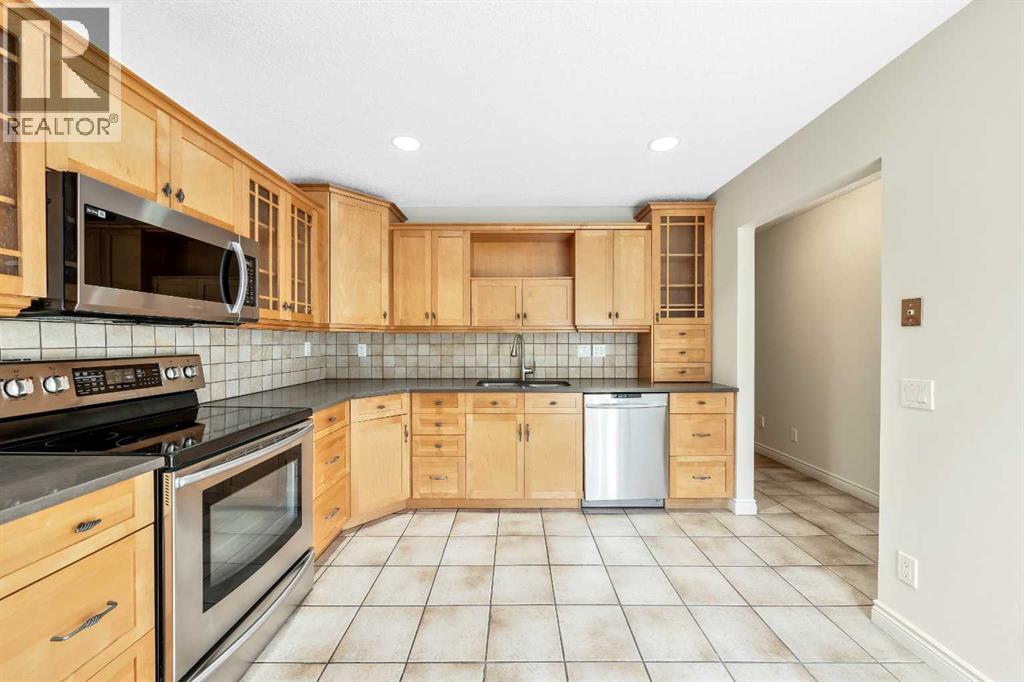 Single Family House for Sale in    Avenue SW Lakeview Calgary 