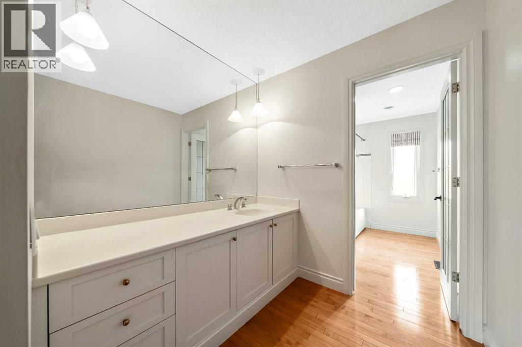 Single Family House for Sale in    Avenue SW Lakeview Calgary 